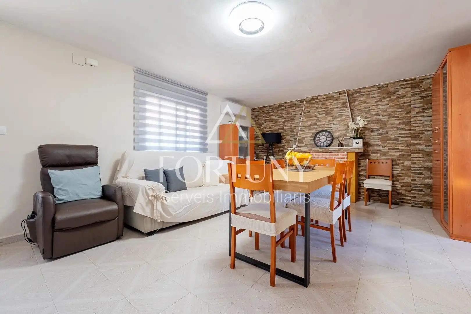 Vista exterior de Casa o xalet en venda en Alcover amb Aire condicionat, Jardí privat i Terrassa