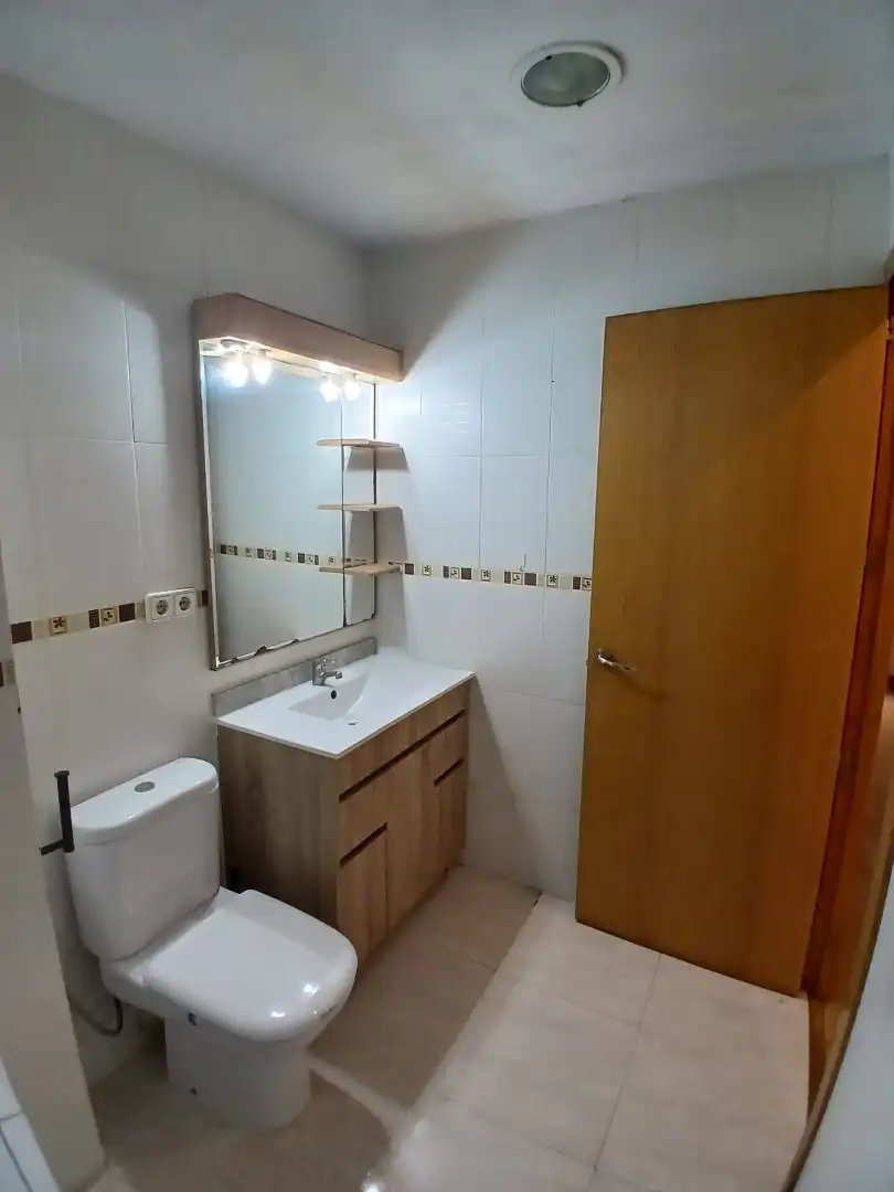 Bathroom of Flat for rent in Badalona  with Parquet flooring and Balcony