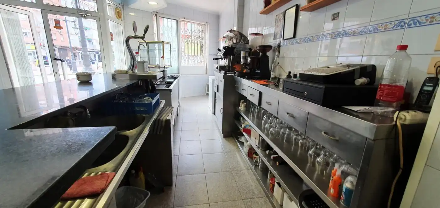 Küche von Geschaftsraum zur Miete in Cullera mit Terrasse