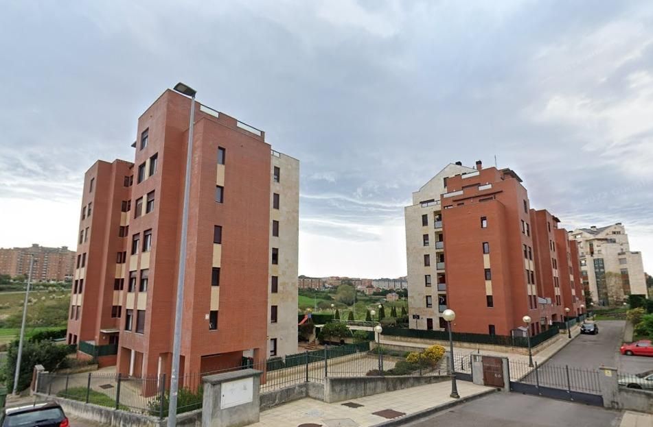 Vista exterior de Pis en venda en Santander amb Jardí privat, Terrassa i Piscina comunitària