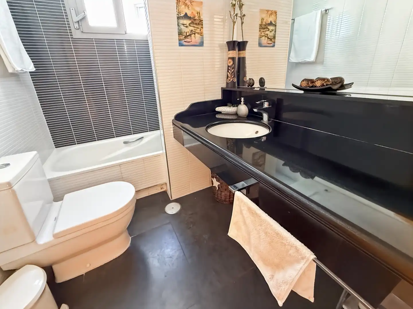 Bathroom of Flat for sale in Benalmádena  with Air Conditioner, Furnished and Oven