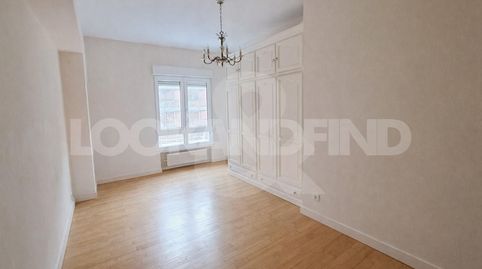 Foto 4 de Piso en venta en Calle Autonomia, Alhóndiga, Bilbao