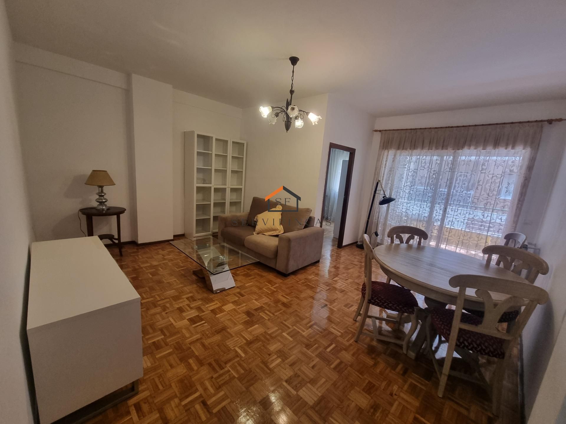 Sala de estar de Piso de alquiler en  Madrid Capital con Parquet, Terraza y Amueblado
