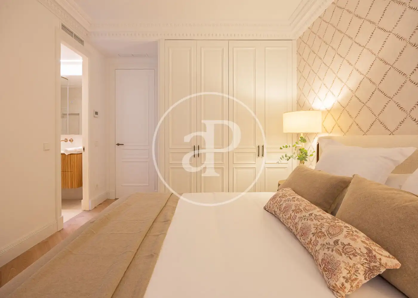 Bedroom of Flat for sale in Madrid  with Air Conditioner, Heating and Furnished