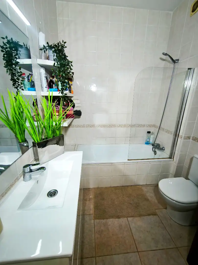 Baño de Casa adosada en venta en Lliçà d'Amunt con Aire acondicionado, Calefacción y Jardín privado