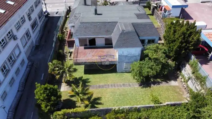 Vista exterior de Casa o chalet en venta en Vigo  con Calefacción, Jardín privado y Terraza
