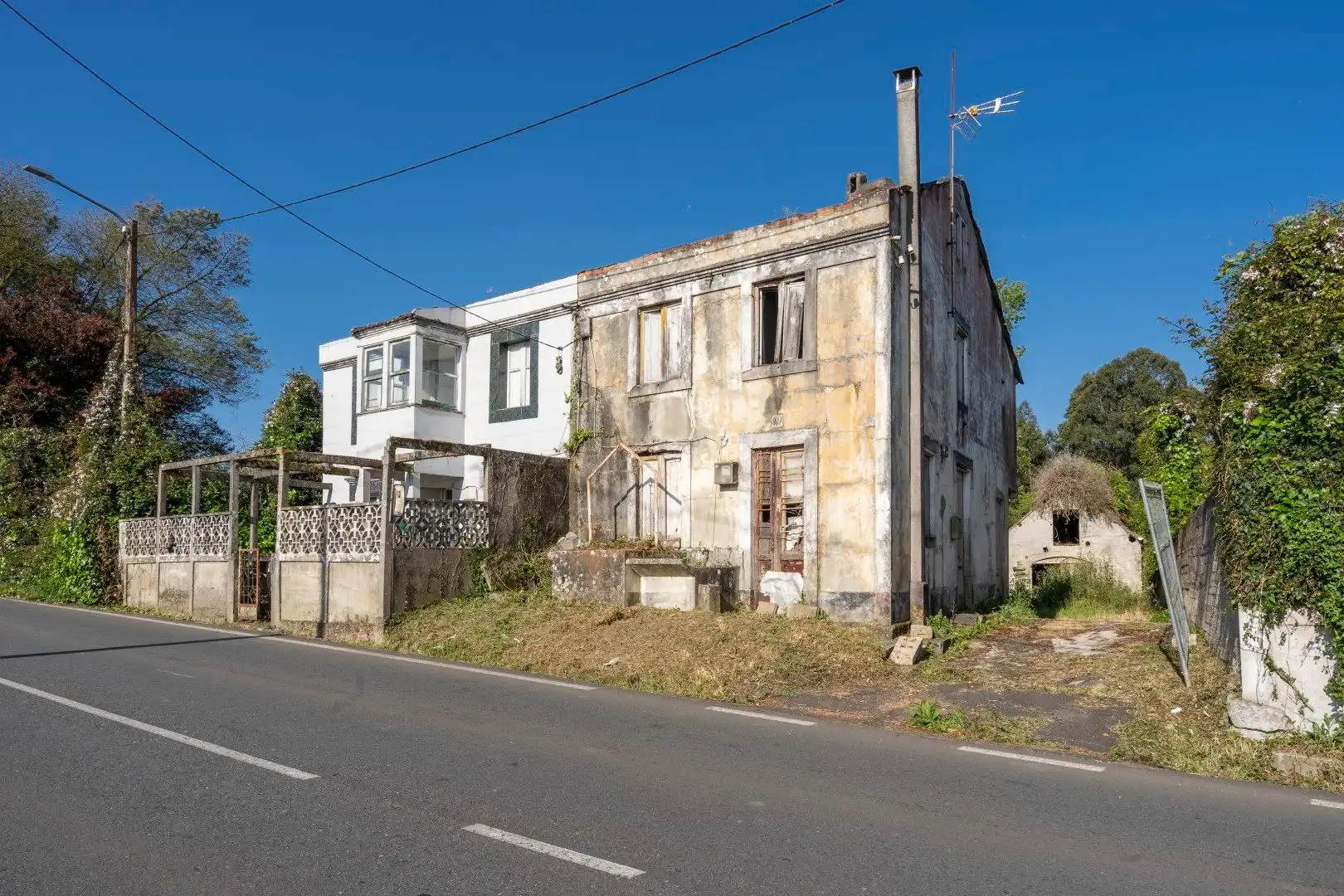 Casa amb jardí en venda a Castro 91