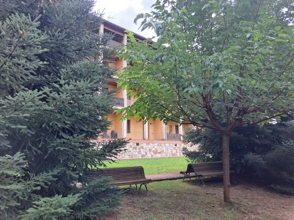 Außenansicht von Maisonette zum Verkauf in Berga mit Heizung, Parkett und Abstellraum