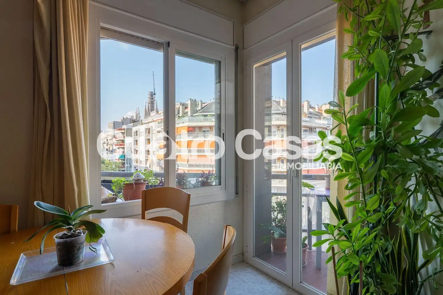 Piso en venta en CL SICILIA, Fort Pienc