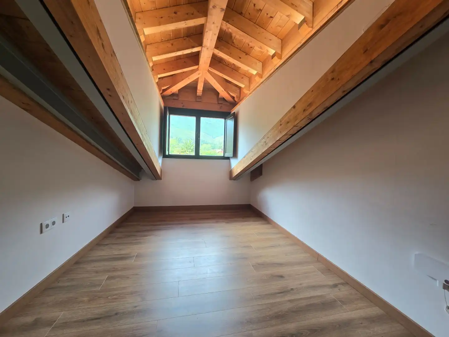 Habitación de Casa o chalet en venta en Llanes con Calefacción, Jardín privado y Trastero