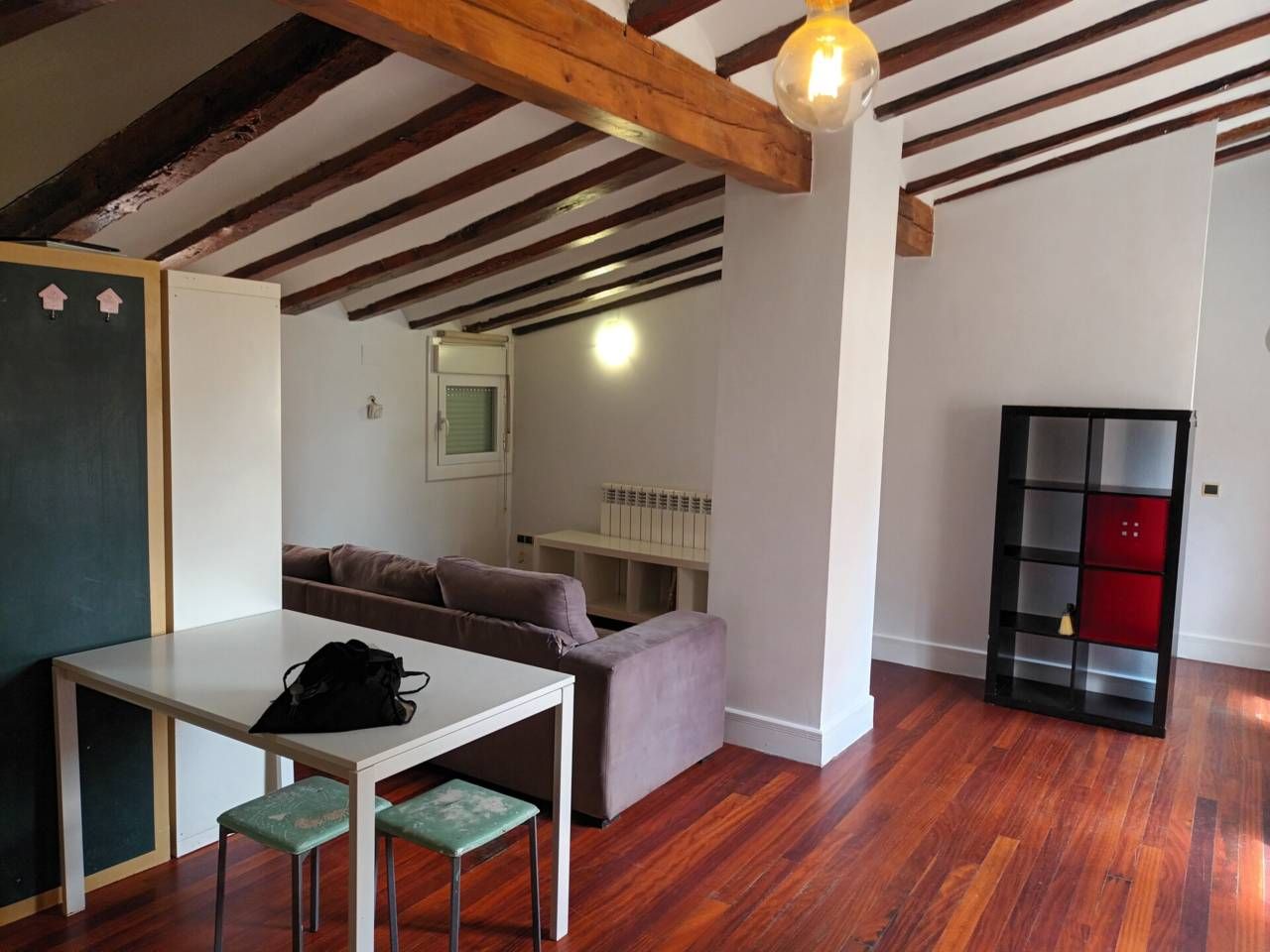 Sala d'estar de Pis de lloguer en  Logroño amb Calefacció, Parquet i Moblat