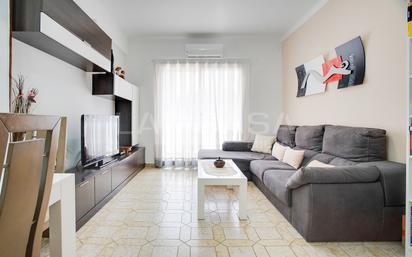 Living room of Flat for sale in  Barcelona Capital  with Balcony