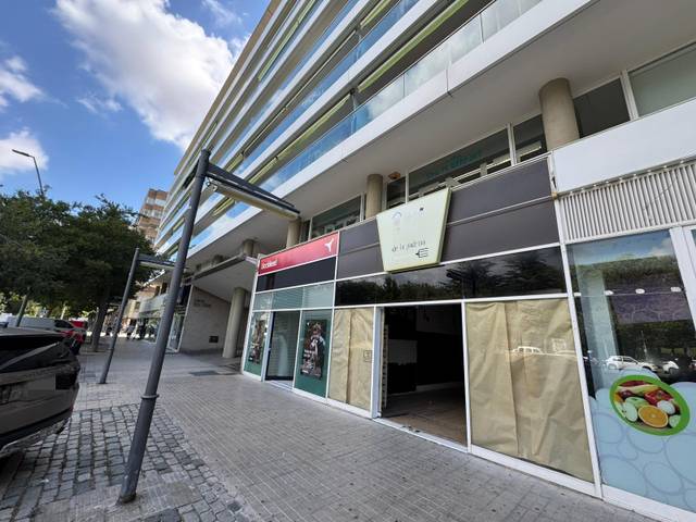 Local comercial en Alquiler en Avenida S JORDI, 17 en Centre