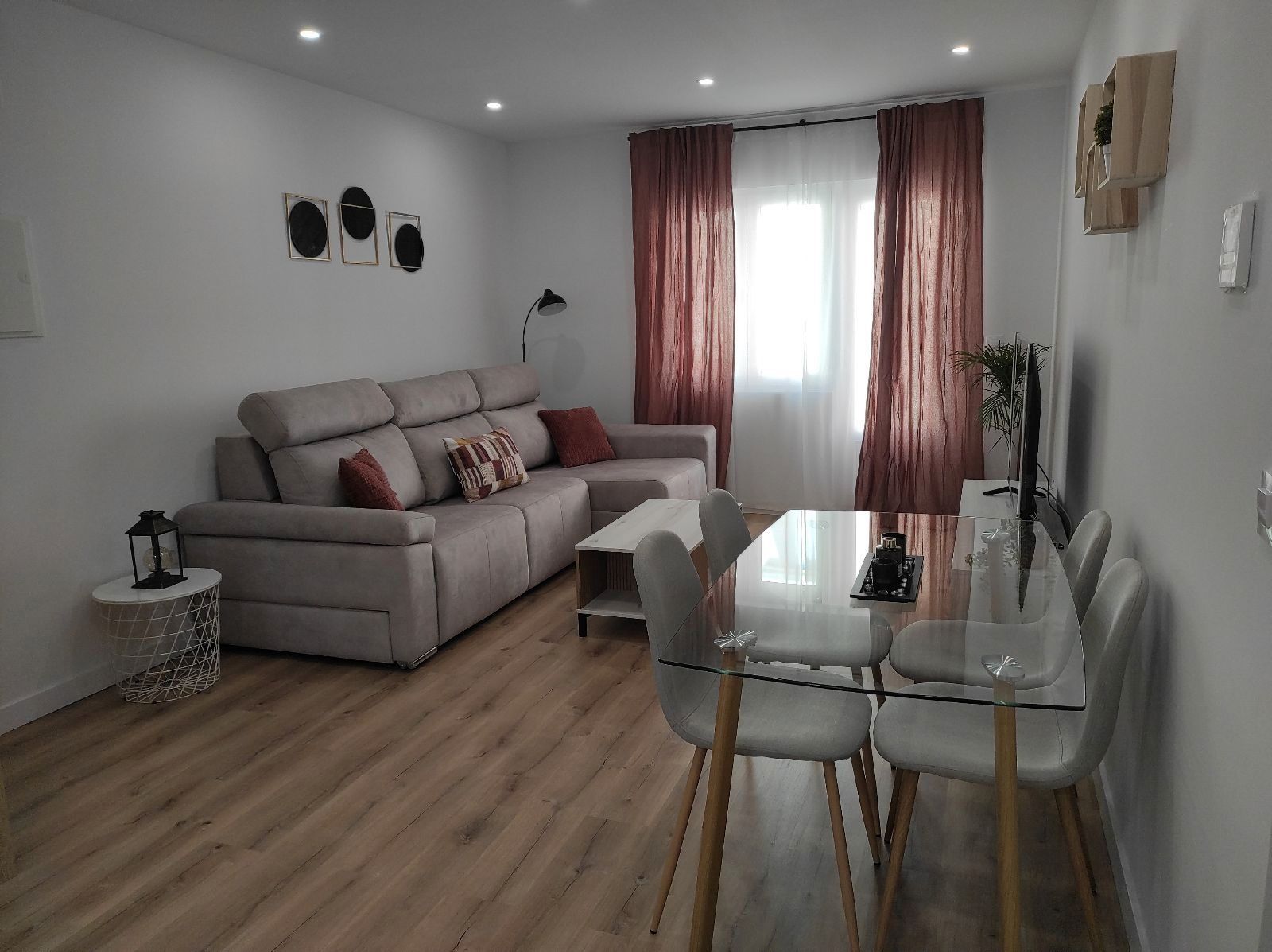 Living room of Apartment for sale in  Albacete Capital  with Air Conditioner, Furnished and Oven