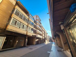Pis en venda a Calle Valentín Calderón, Centro