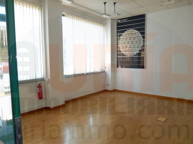 Local comercial en Alquiler en Calle Gregorio Marañon en Vallobín