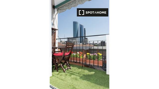 Piso en Alquiler en Tres Olivos - Valverde