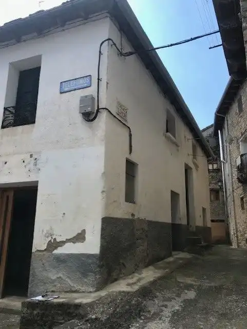 Vista exterior de Casa adosada en venda en Valle de Hecho
