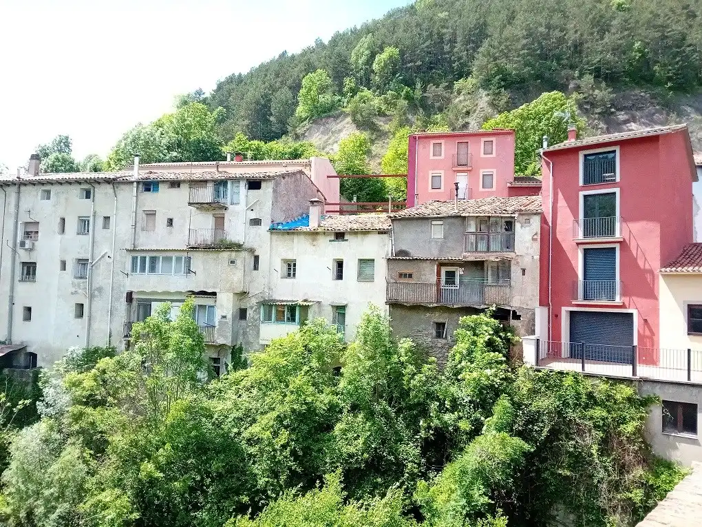 Vista exterior de Edificio en venta en Ripoll
