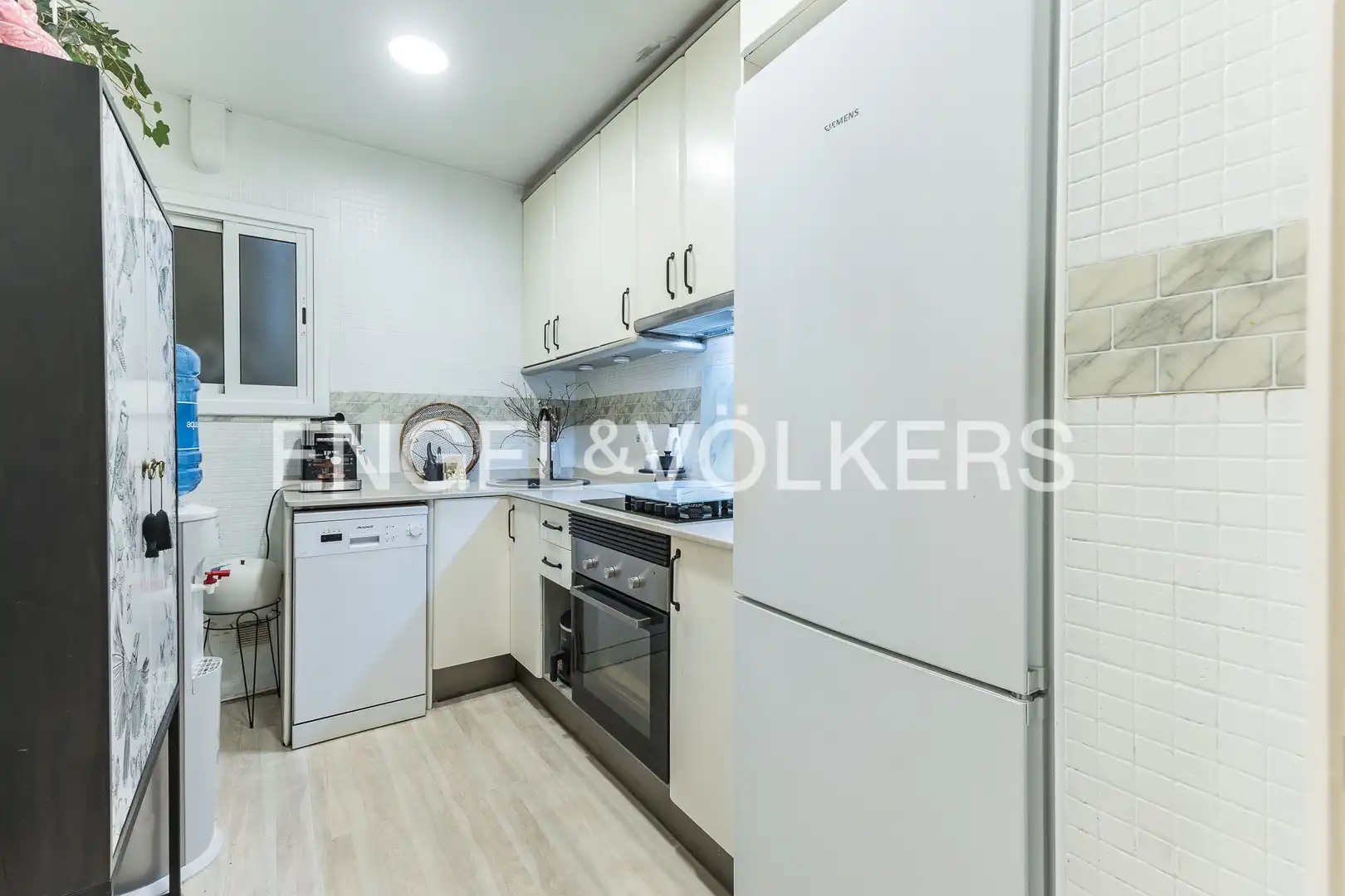 Cocina de Piso en venta en L'Hospitalet de Llobregat con Aire acondicionado, Calefacción y Parquet
