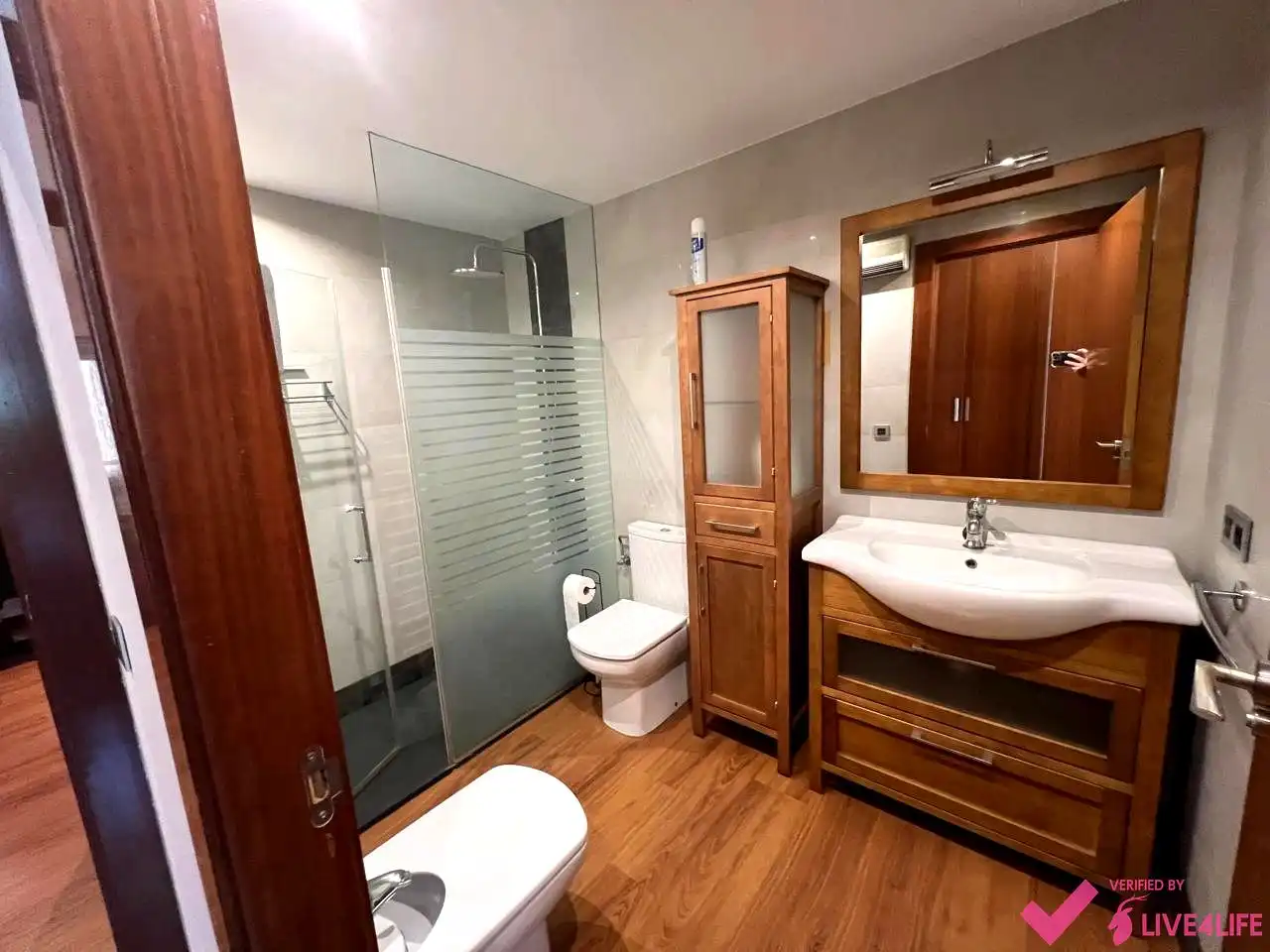 Bathroom of Flat for rent in Valencia  with Air Conditioner, Parquet flooring and Furnished