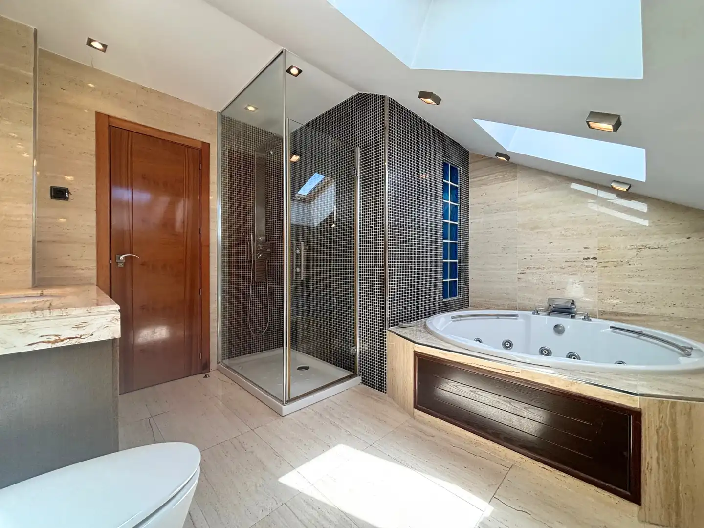 Bathroom of Attic for sale in Colmenar Viejo  with Air Conditioner, Heating and Terrace