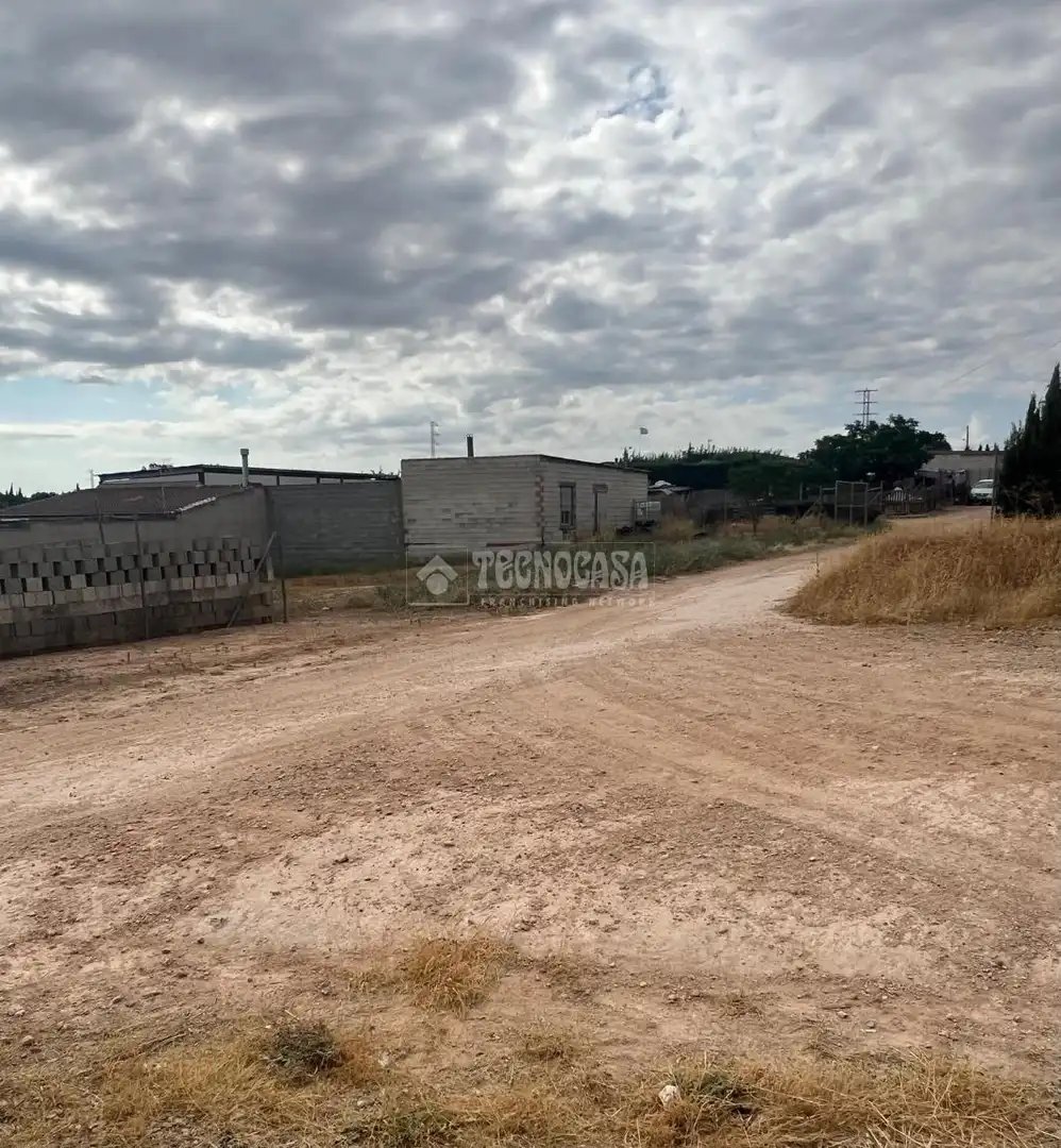 Terreno industrial en venta en Torreblascopedro