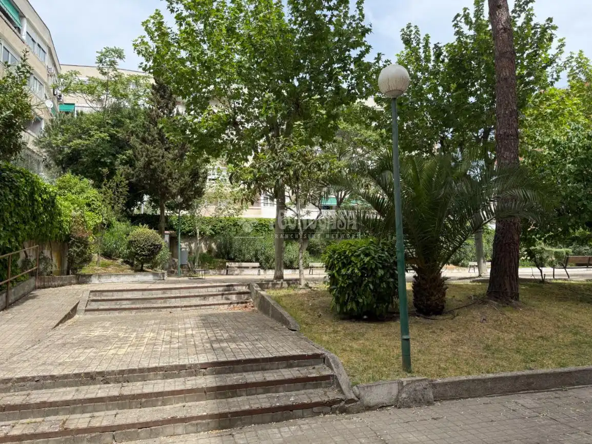 Vista exterior de Piso en venta en Madrid con Aire acondicionado y Calefacción