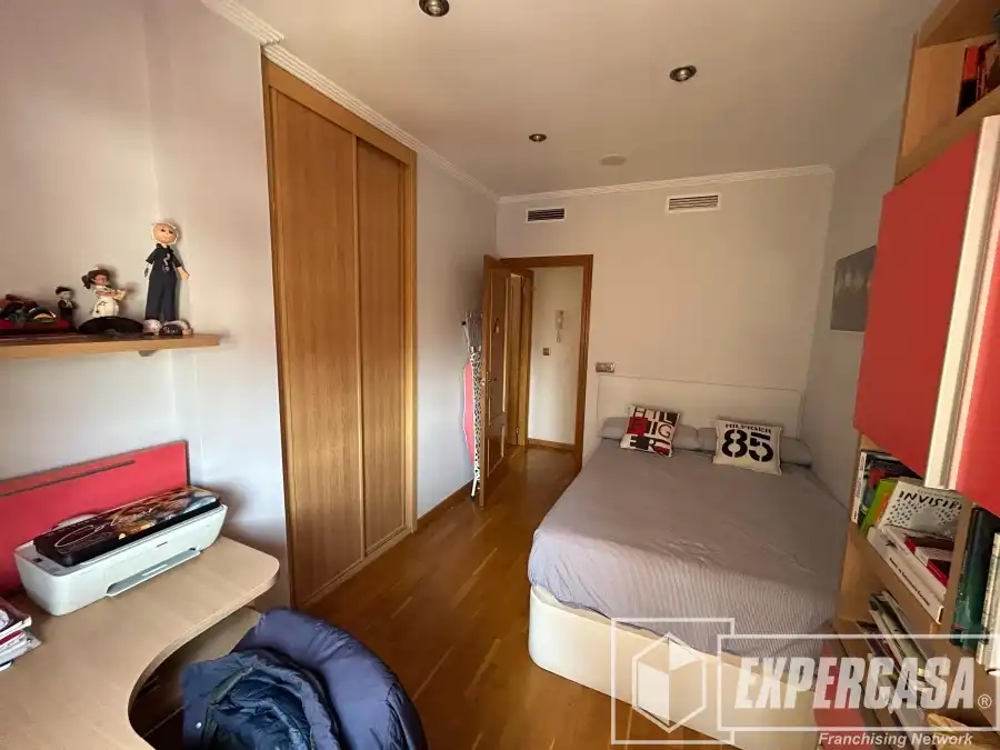 Habitación de Piso en venta en Riba-roja de Túria con Aire acondicionado y Terraza