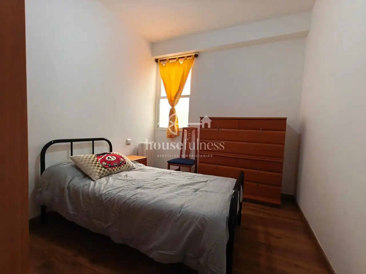 Habitación de Piso en venta en Ferrol con Calefacción y Amueblado