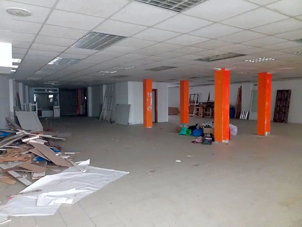 Local comercial en alquiler en Numancia - San Fernando, imagen 2