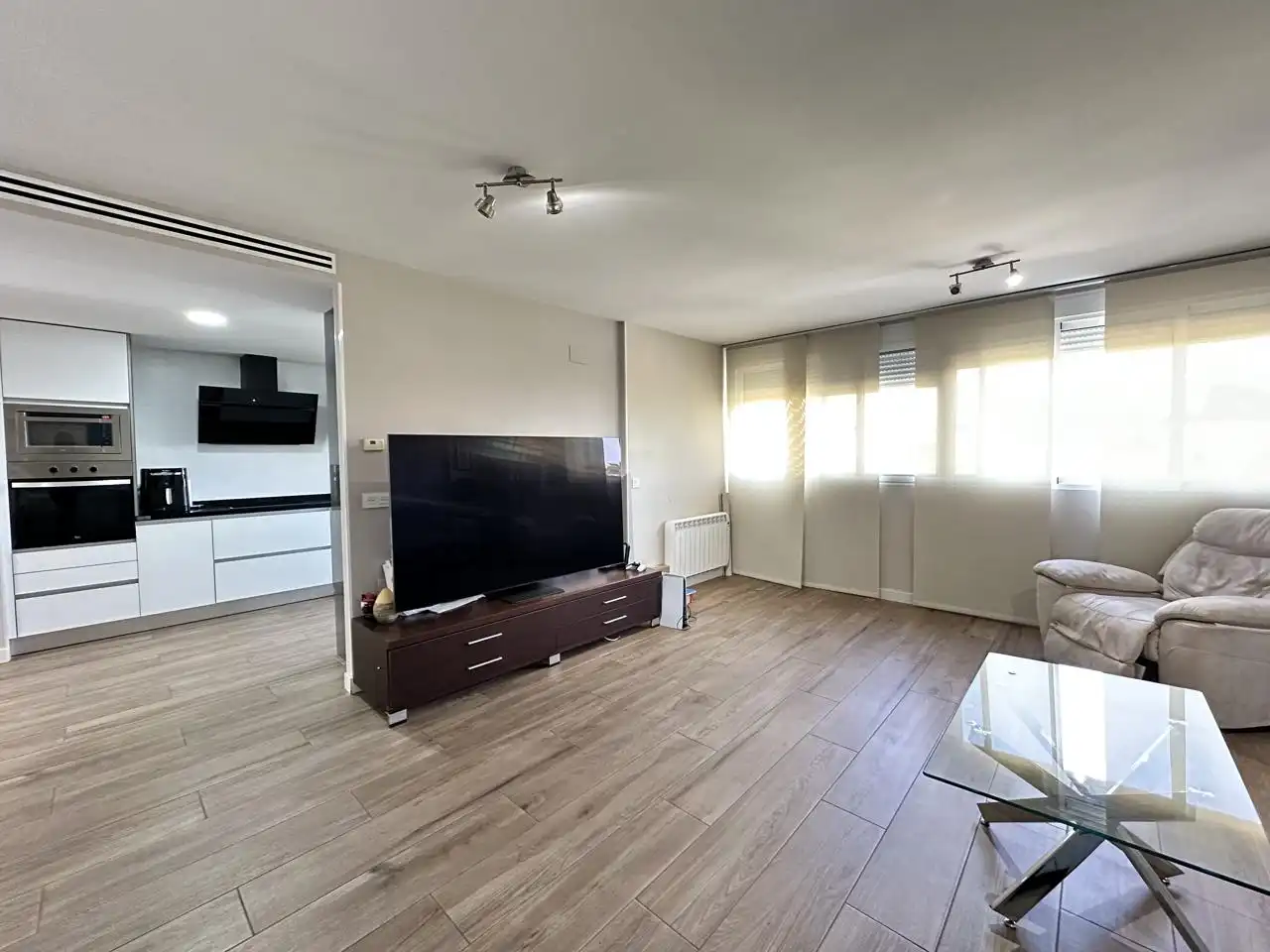 Living room of Flat for sale in Alicante / Alacant  with Air Conditioner, Parquet flooring and Storage room
