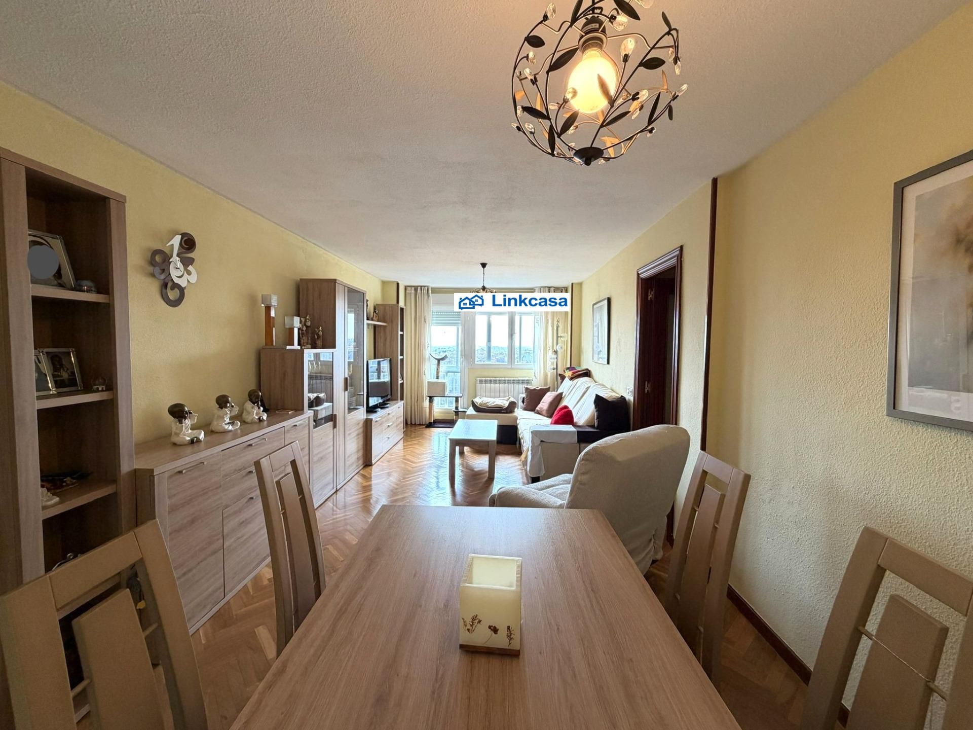 Living room of Flat for sale in  Madrid Capital  with Air Conditioner, Heating and Alarm