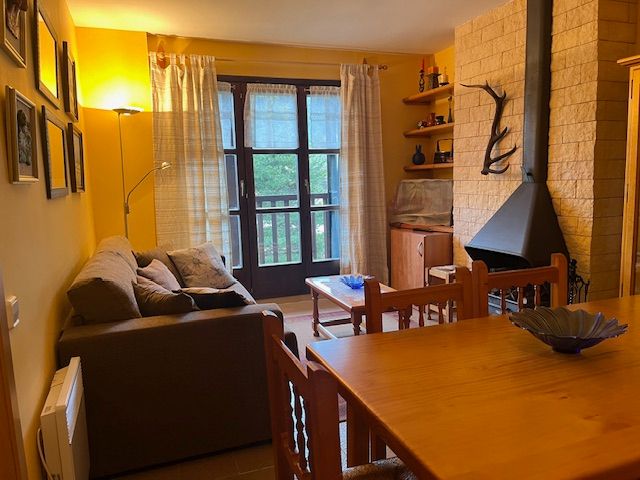 Sala d'estar de Apartament en venda en Espot amb Moblat i Balcó