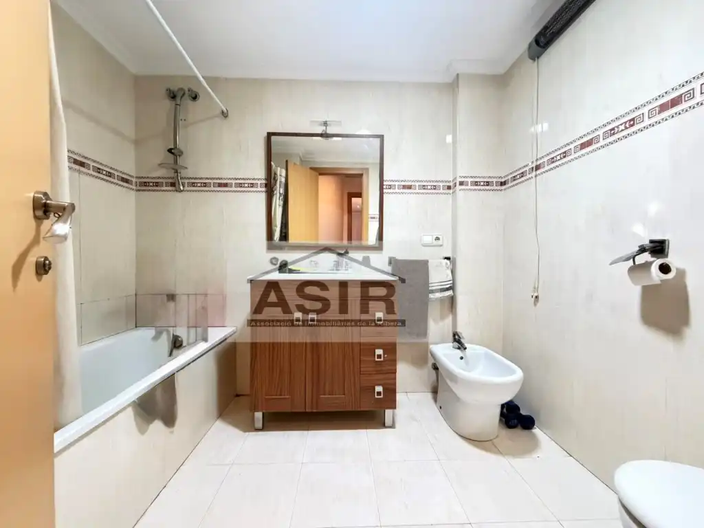 Bany de Pis en venda en Alzira amb Aire condicionat