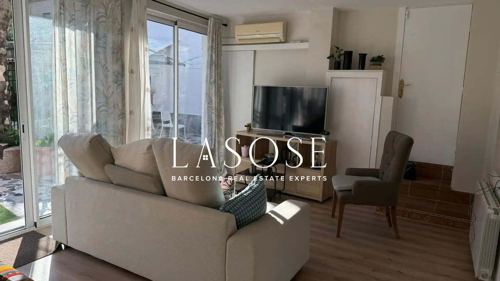 Wohnzimmer von Wohnung zur Miete in Vilanova i la Geltrú mit Klimaanlage, Terrasse und Möbliert