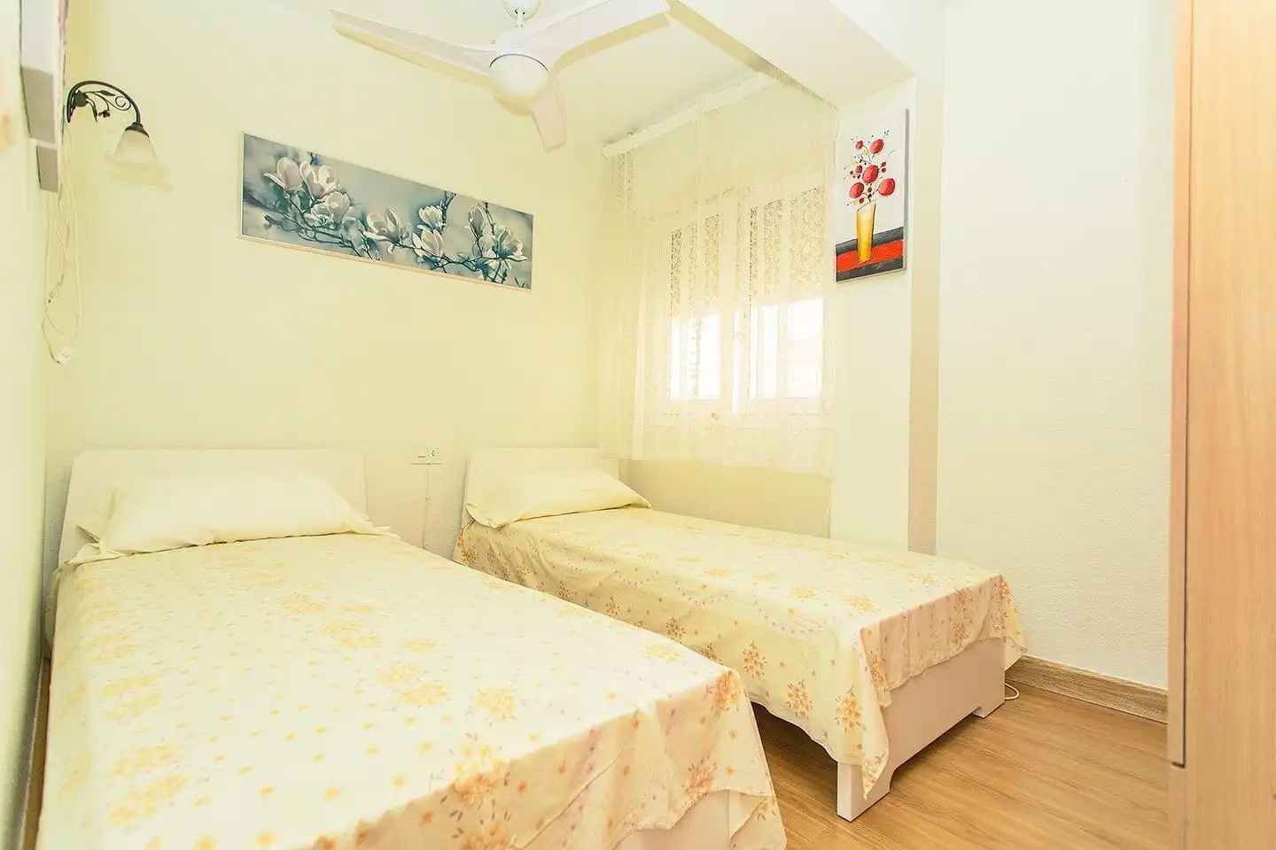 Habitación de Apartamento en venta en Torrevieja con Aire acondicionado, Terraza y Amueblado