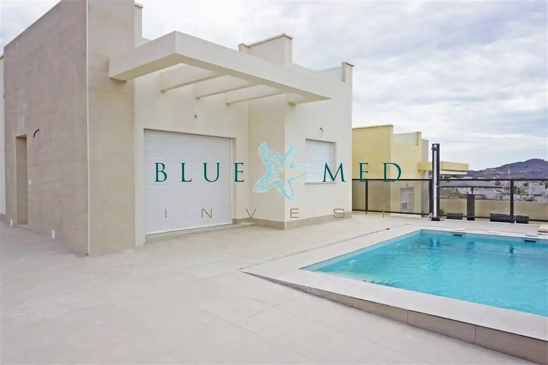 Villa con piscina in vendita a Calle Silla de Posta