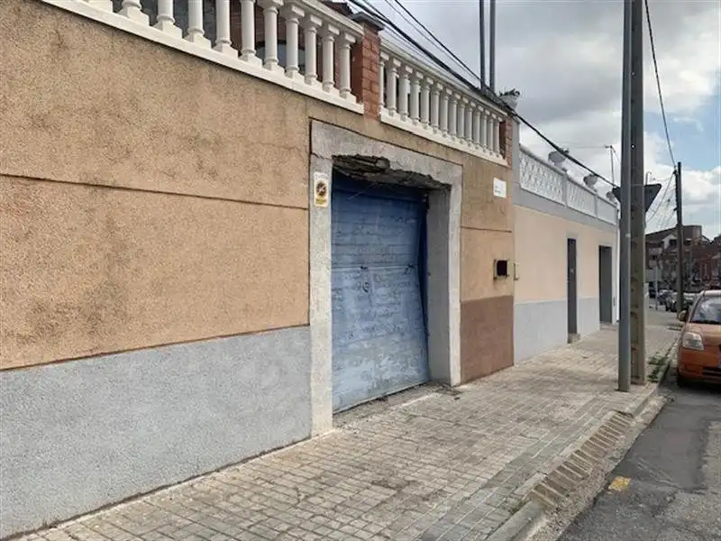 Vista exterior de Casa o xalet en venda en Sant Vicenç Dels Horts