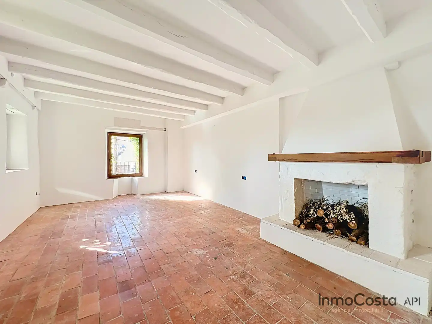 Sala de estar de Finca rústica en venta en Vilafant con Jardín privado, Piscina y Balcón