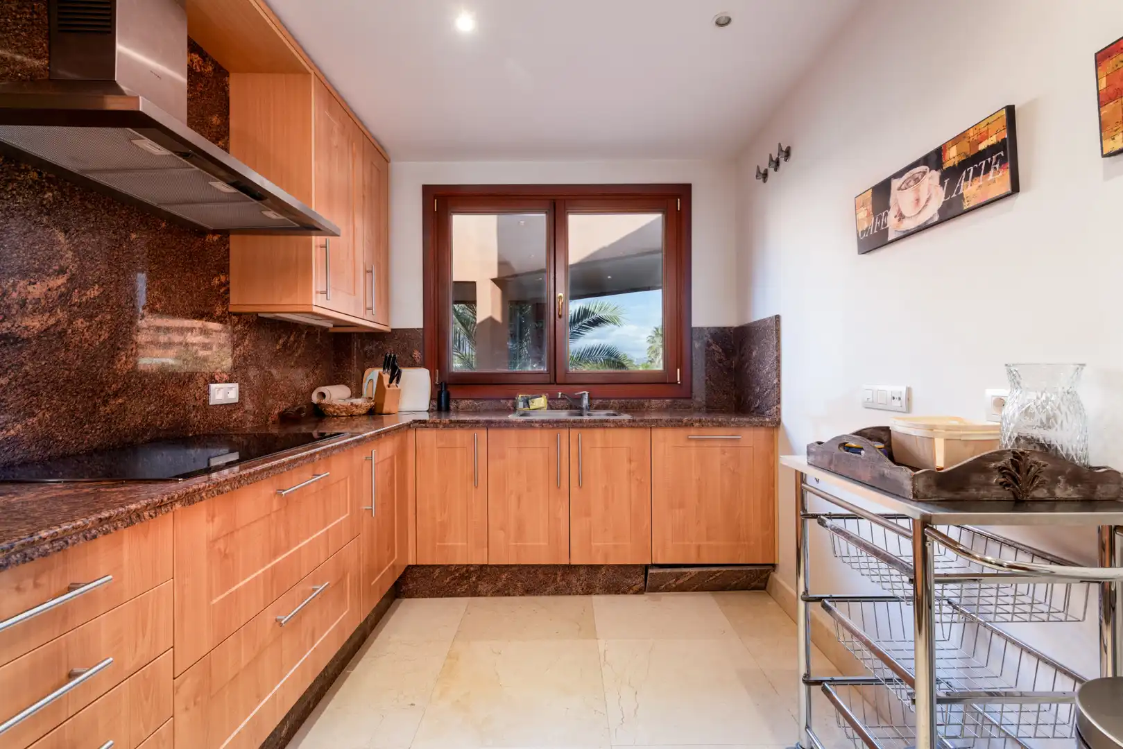 Cuina de Apartament en venda en Estepona amb Aire condicionat, Terrassa i Piscina