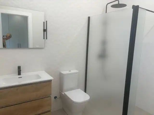Bany de Casa o xalet de lloguer en Elche / Elx amb Aire condicionat, Traster i Moblat