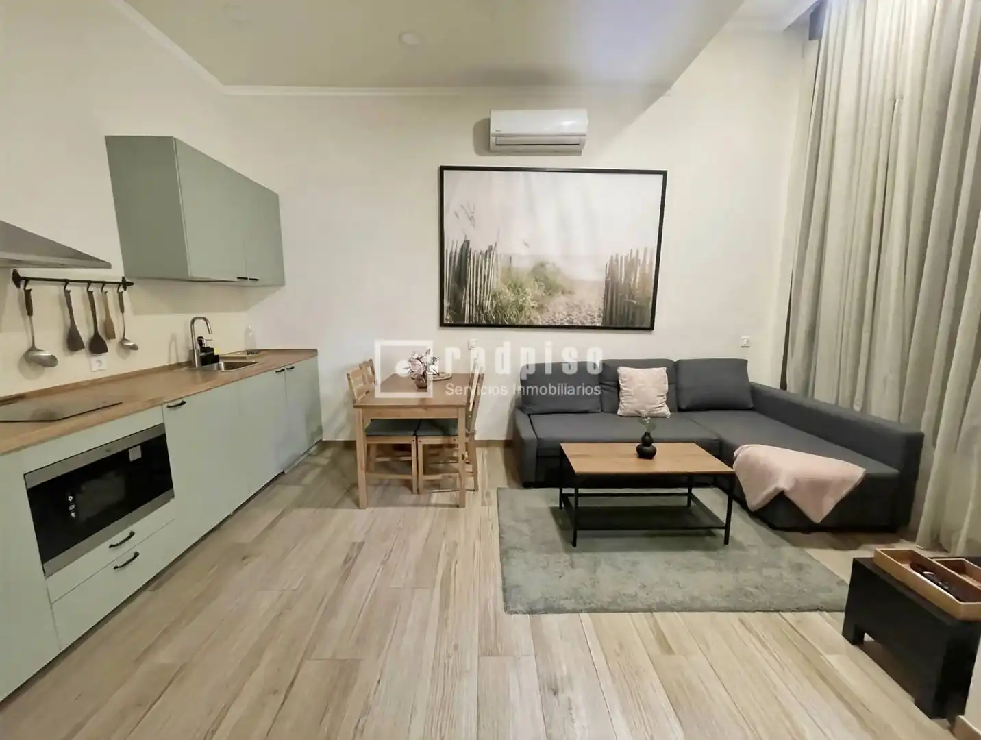 Sala de estar de Estudio en venta en Madrid con Aire acondicionado y Amueblado