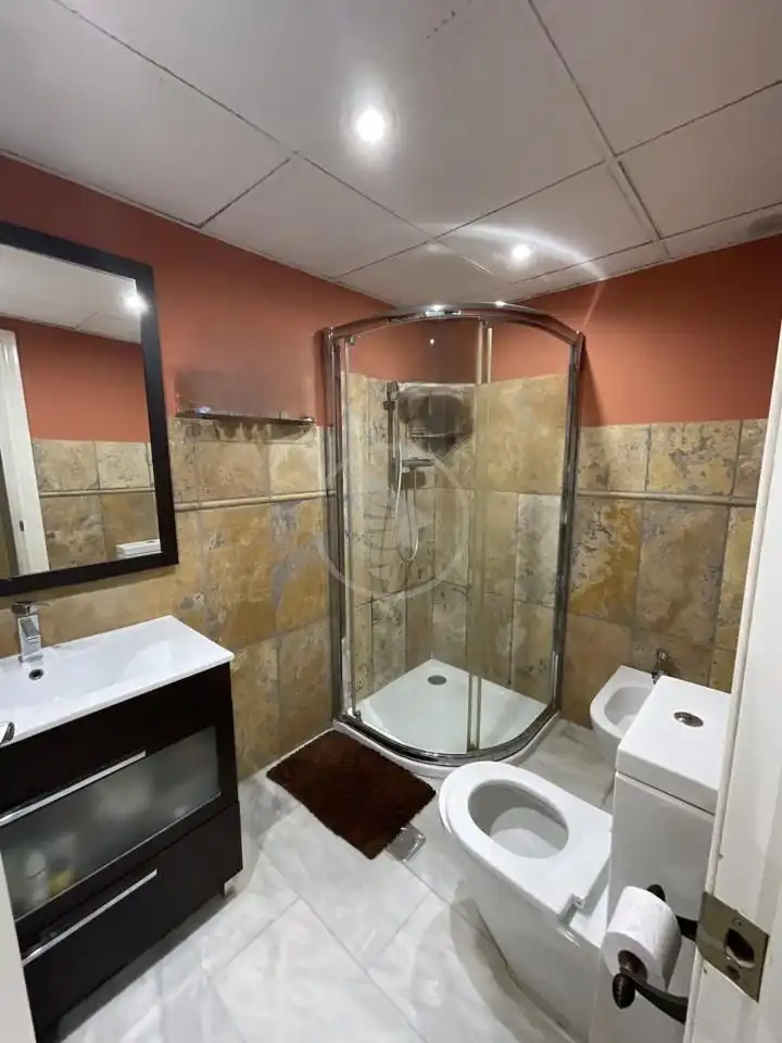 Badezimmer von Wohnung zum Verkauf in Linares mit Klimaanlage