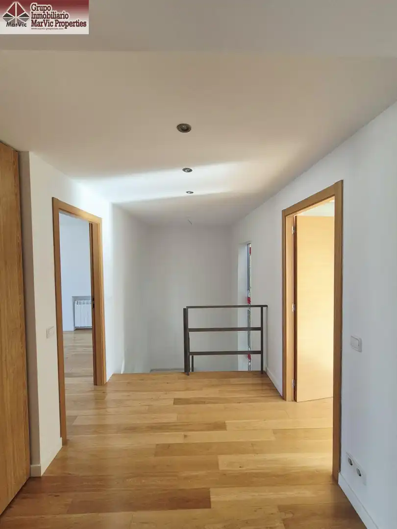 Casa aparellada amb terrassa en venda a L'Albir, imagen 17