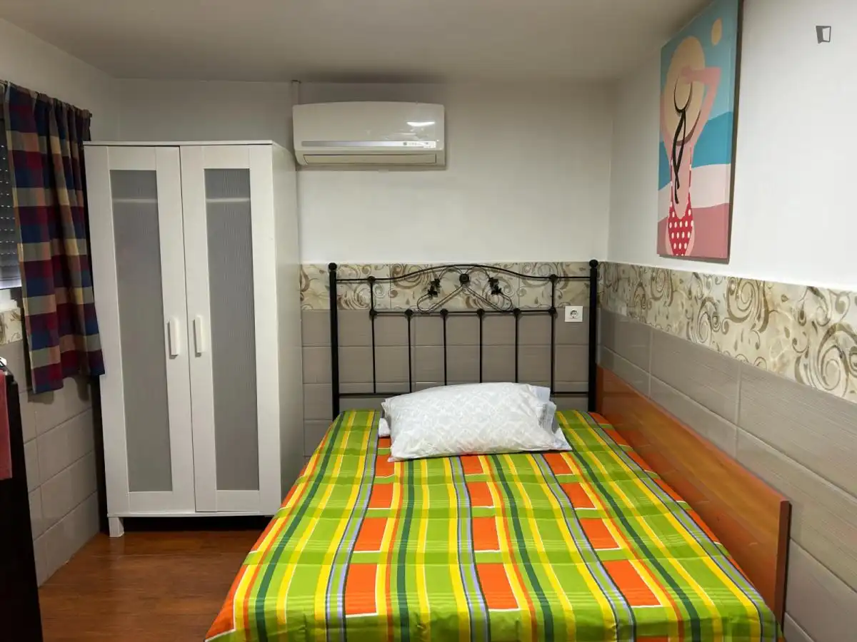 Schlafzimmer von Wohnung zur Miete in L'Hospitalet de Llobregat mit Klimaanlage, Heizung und Möbliert