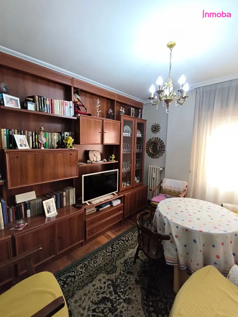 Sala de estar de Piso en venta en Aranda de Duero con Calefacción, Parquet y Trastero