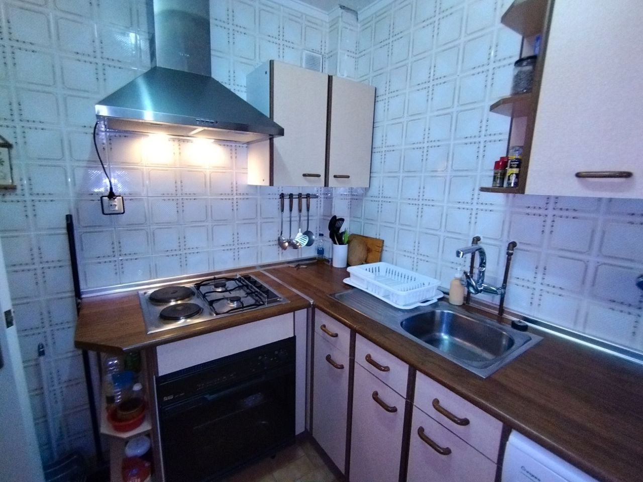 Cuina de Apartament de lloguer en Villarcayo de Merindad de Castilla la Vieja amb Calefacció, Parquet i Terrassa