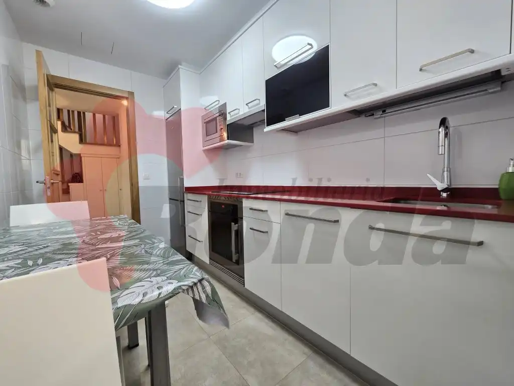 Cocina de Dúplex en venta en Lugo con Amueblado
