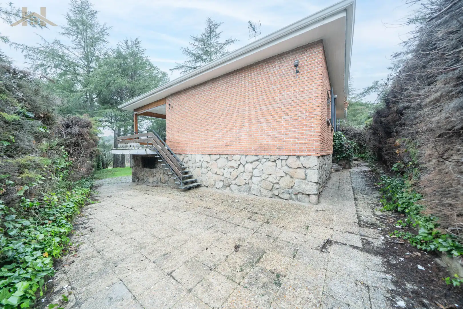 Vista exterior de Casa o xalet en venda en Alpedrete amb Calefacció, Jardí privat i Terrassa